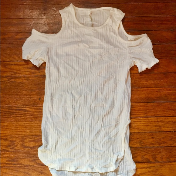 White top - Picture 1 of 2